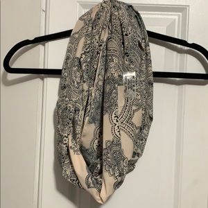 NWT Infinity scarf